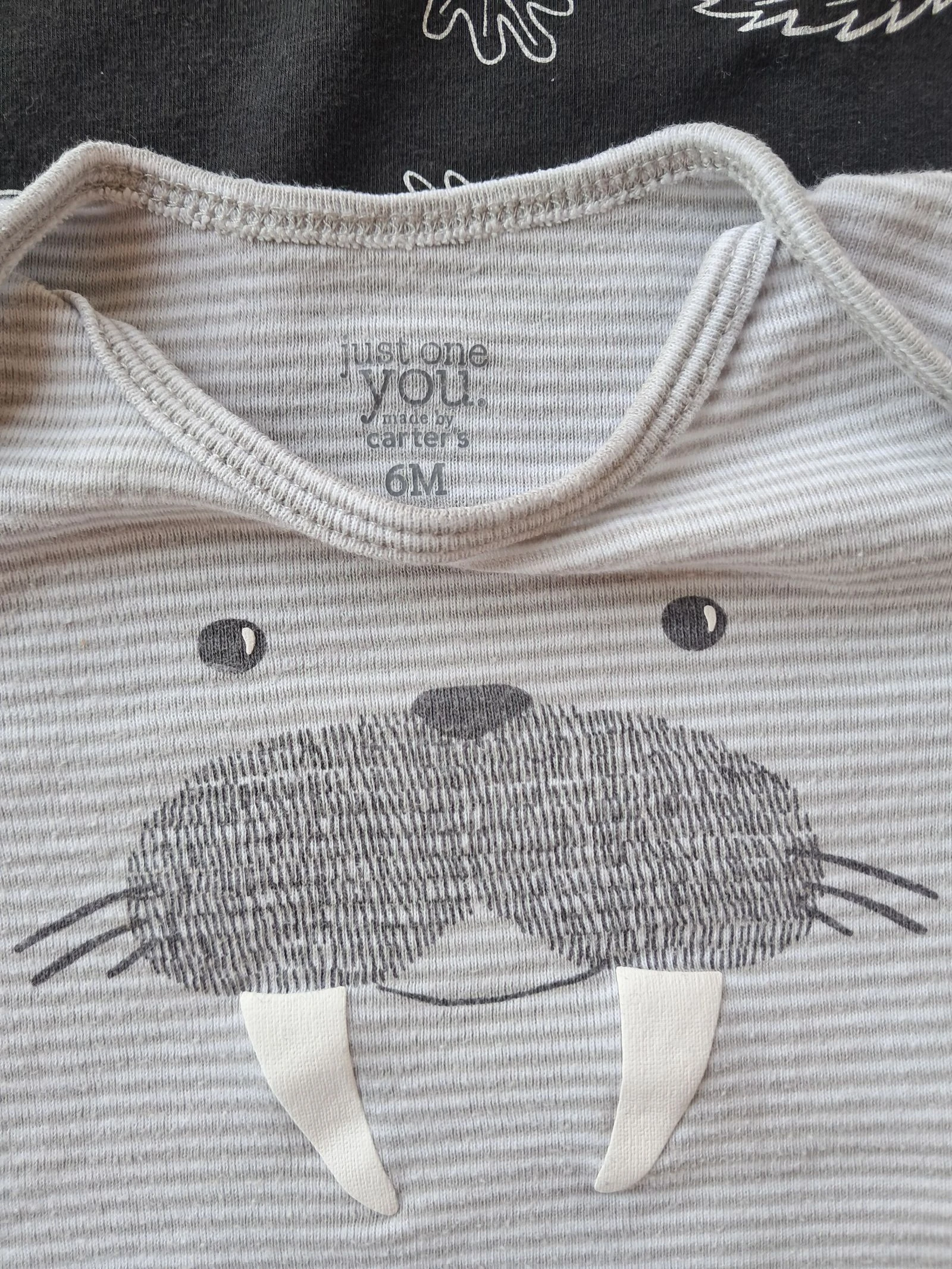 Lot size 6 months of 4 bodysuits – photo 7